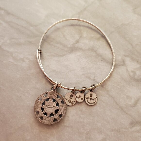 🧭 Alex and Ani Silver Compass Charm Adjustable Expandable Bracelet 🧭 - Picture 3 of 5